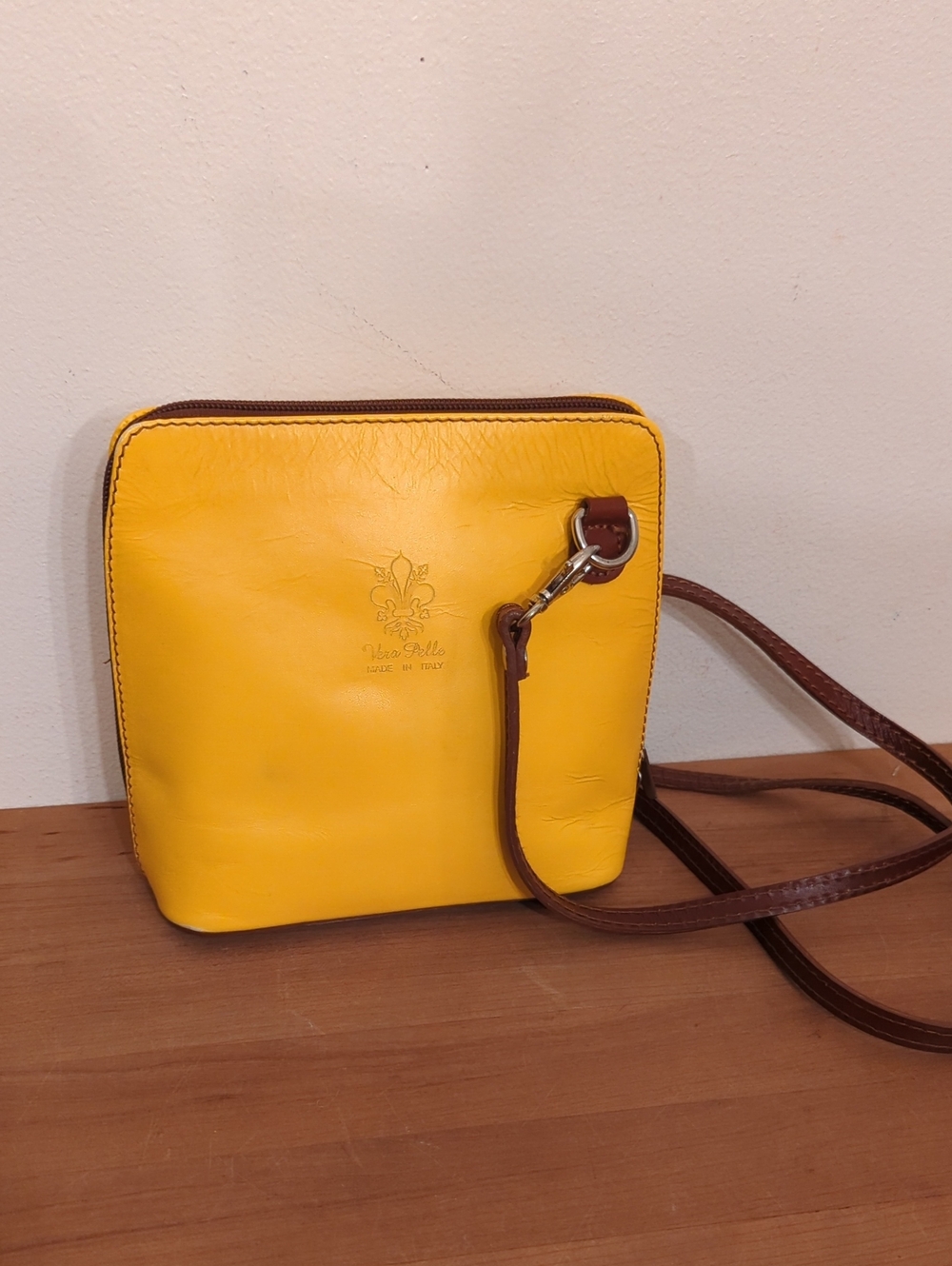 Vera Pelle Made in Italy Yellow Genuine Leather Crossbody Bag Purse